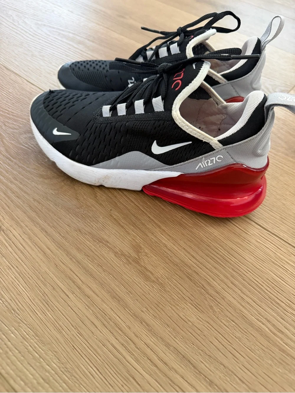 Nike Air Max 270 Black Red Grey Sneakers Mens 4Y / Womens 5.5